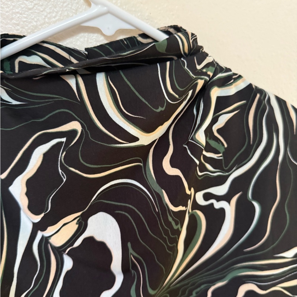Abstract Patterned Blouse - Picture 5 of 7